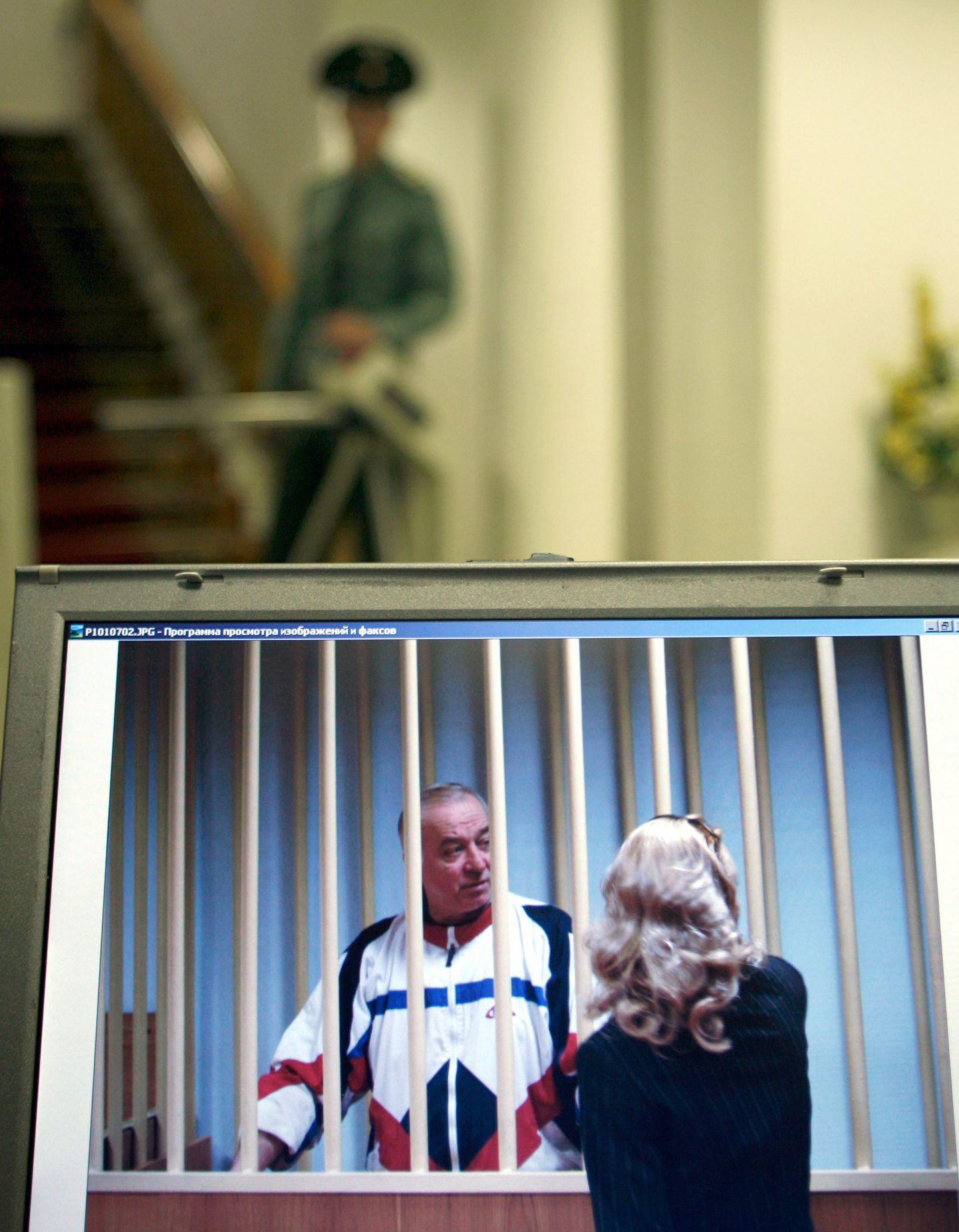 2006. aasta pilt monitorist, mis näitab Sergei Skripali Moskvas oma advokaadiga rääkimas.