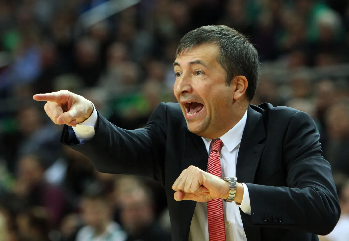 Milano peatreener Luca Banchi.