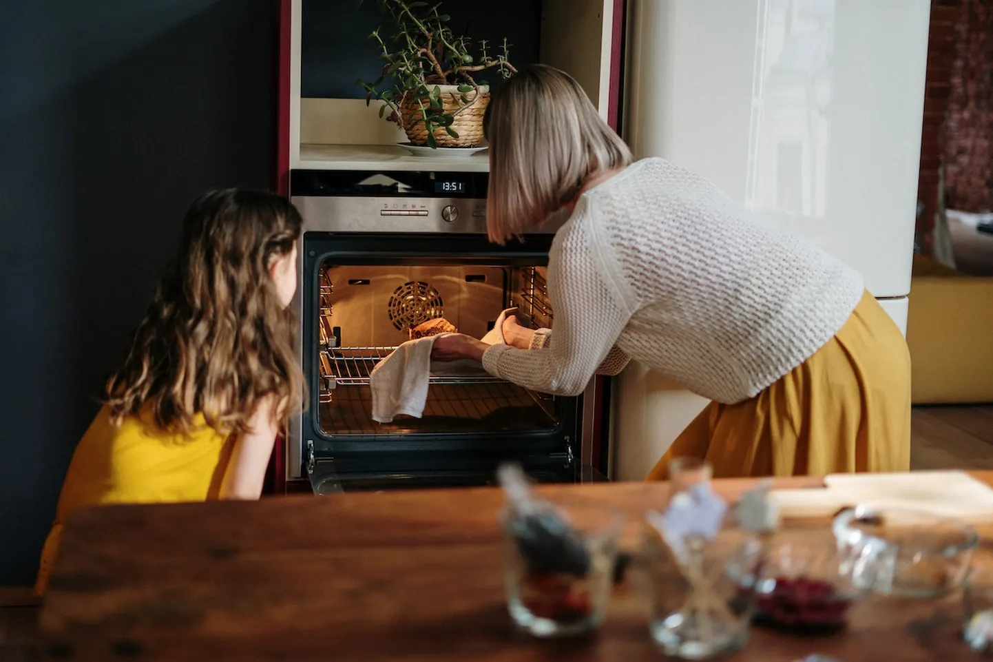 Uuringud näitavad, et akrüülamiidi ei teki, kui valmistad toitu keetes, aurutades, mikrolaineahjus kuumutades ja madalatel temperatuuridel.
