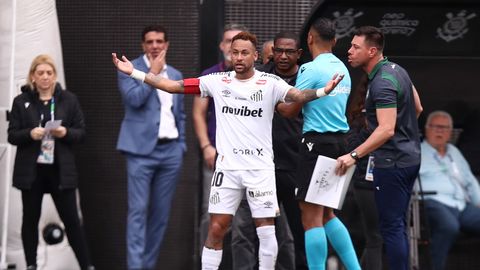 VIDEO ⟩ Komejanti sattunud Neymar saatis Brasiilia liiga mängus kohtunikud kuu peale