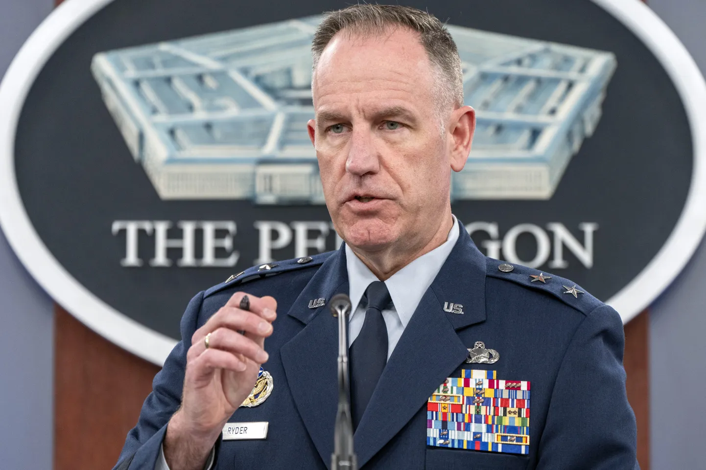 Pentagoni pressiesindaja, õhujõudude kindralmajor Pat Ryder.