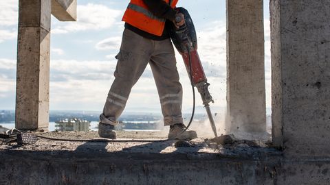 Mainīsies virsstundu apmaksas kārtība būvniecības nozarē