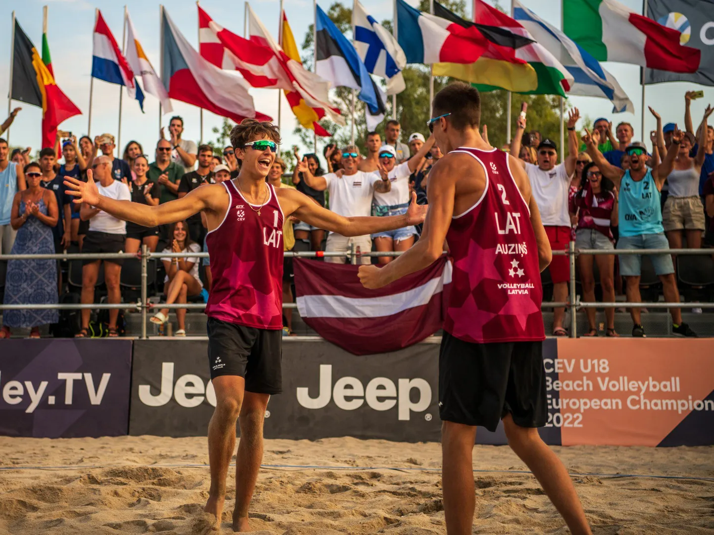 Latvijas pludmales volejbolisti Kristians Fokerots un Gustavs Auziņš.