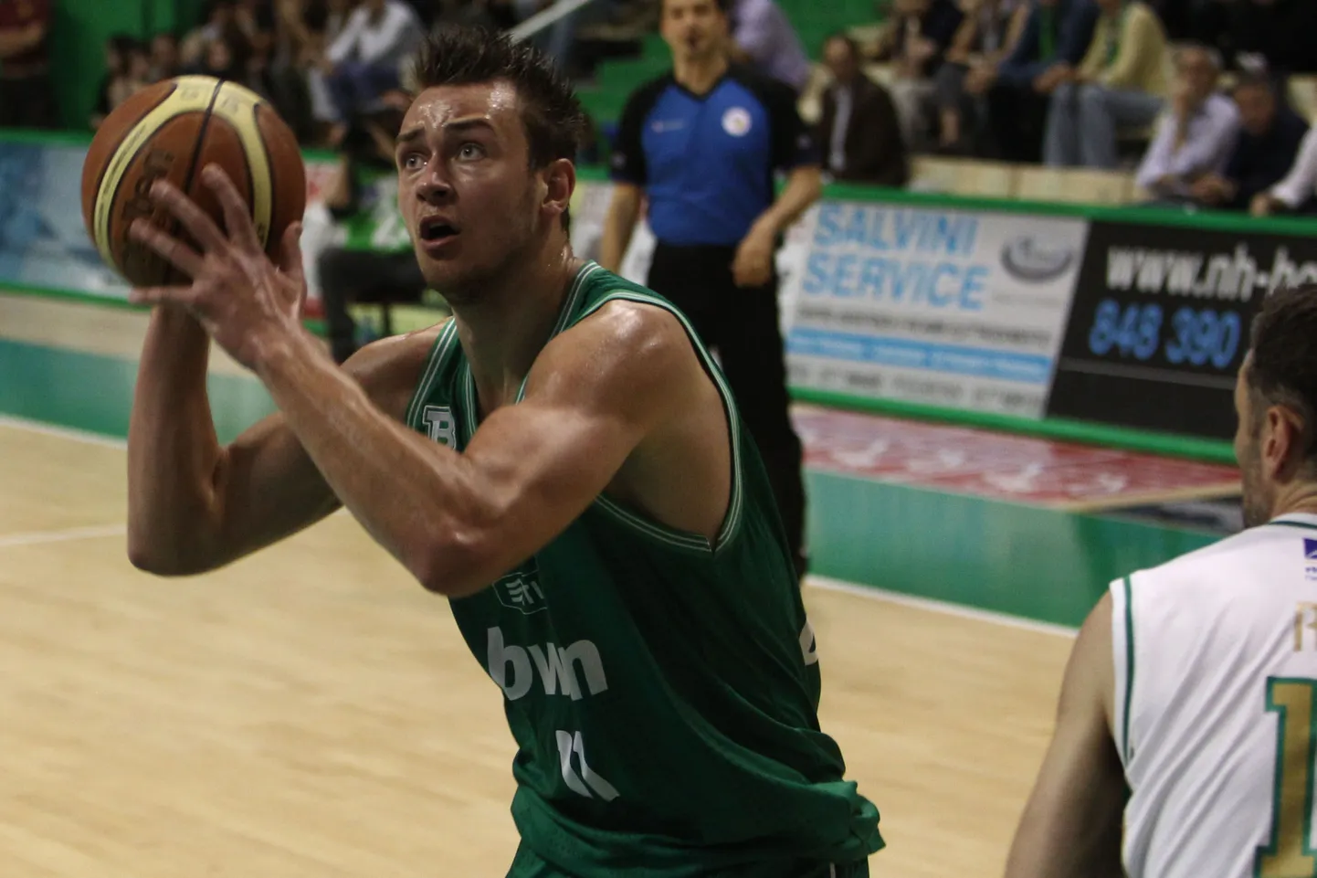 Donatas Motiejunas Treviso Benettoni särgis.