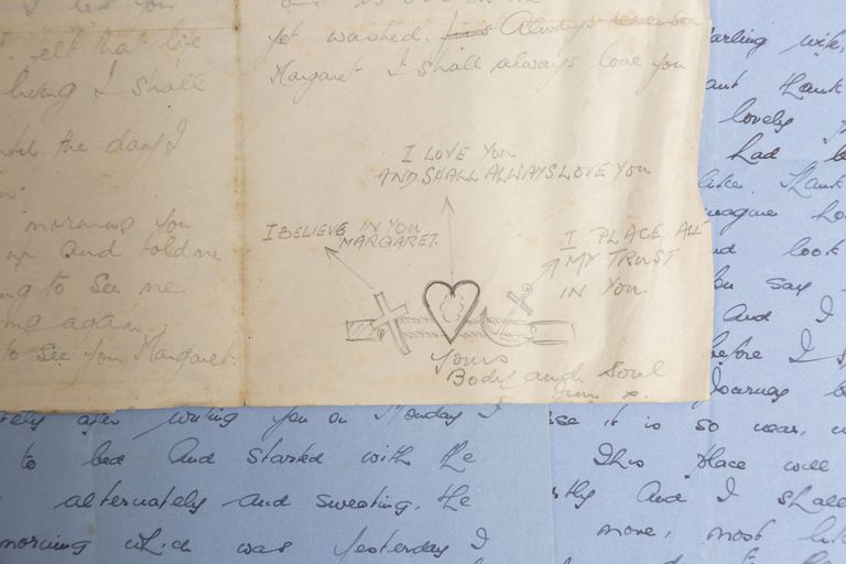 Armastuskirjad 1945. aastast, mis Jim talle saatis, kui ta Birmas oli.