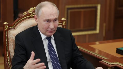 Putin nimetas lähisugulase kaitseministeeriumi ladvikusse