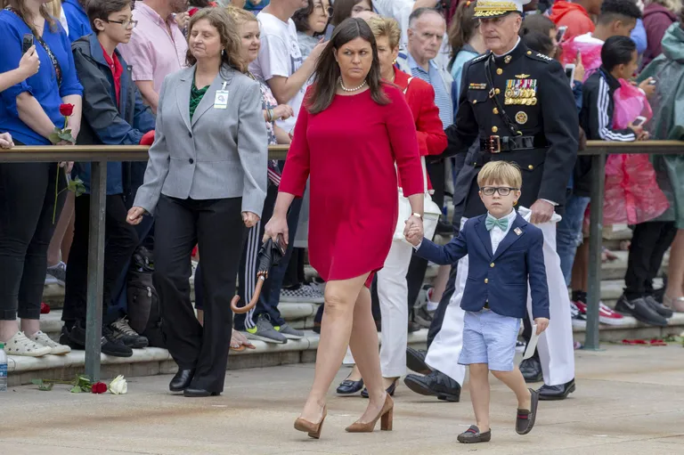 Sarah Huckabee Sanders koos ühega oma kolmest lapsest