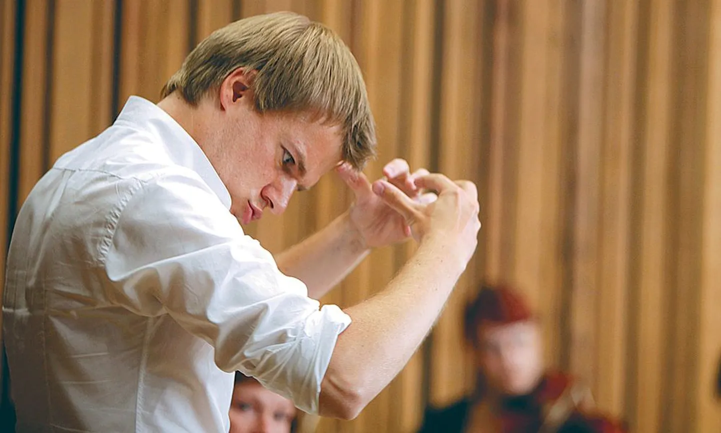 Последние репетиции: Ристо Йоост вместе с оркестром Tallinn Sinfonietta готовится к выступлению на фестивале.