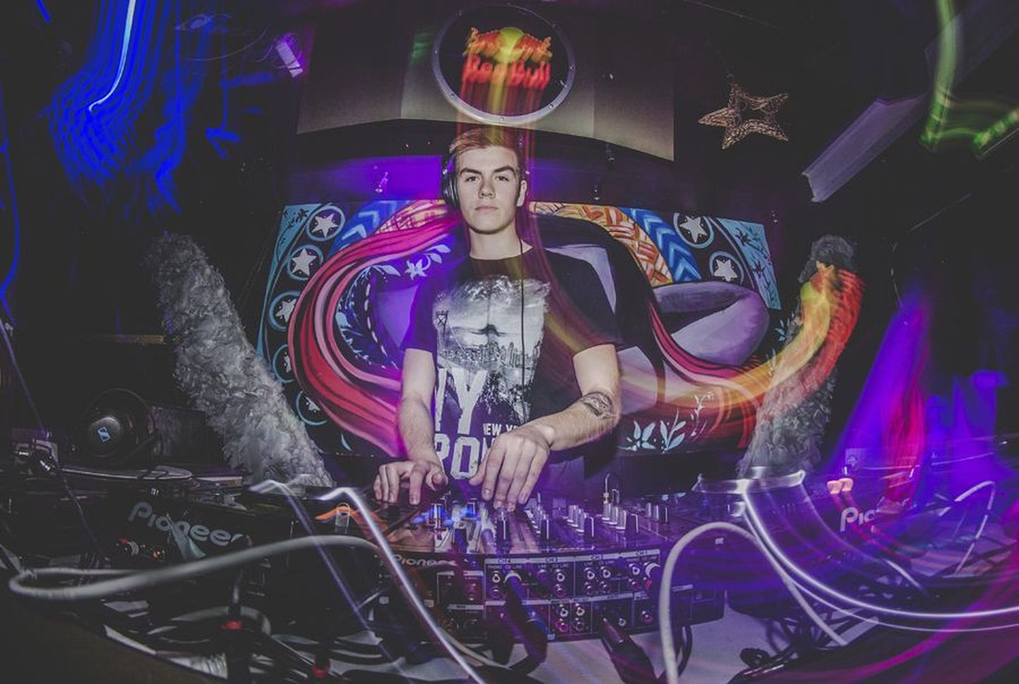 19-aastane Kuldar-Kristjan Kurg võitis möödunud nädalavahetusel DJ-võistluse ja pääseb esinema «Weekend Baltic Festivalile».