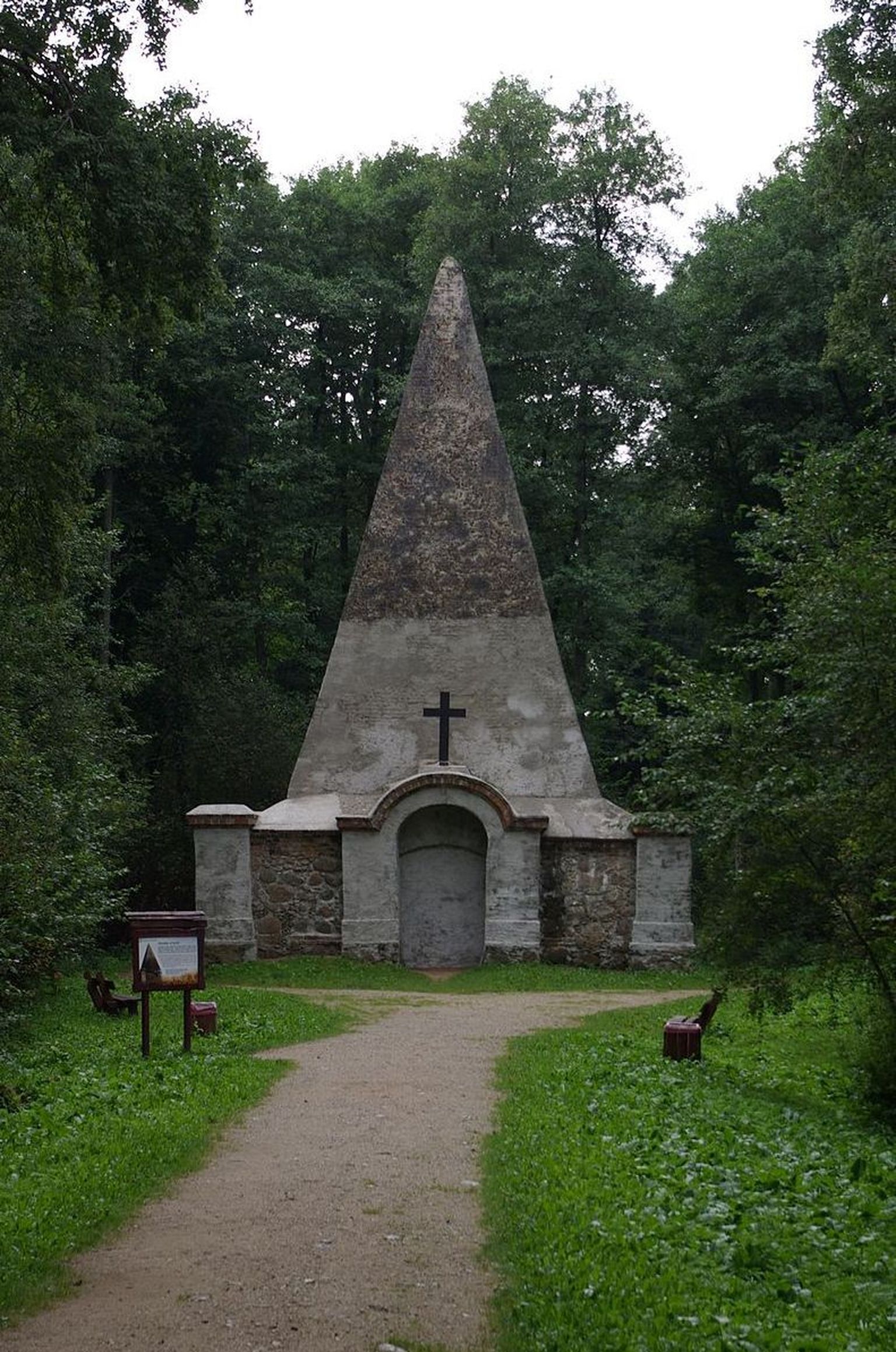 Poola Rapa püramiid