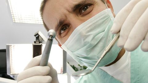 Стоматологи и пациенты возмущены новой системой