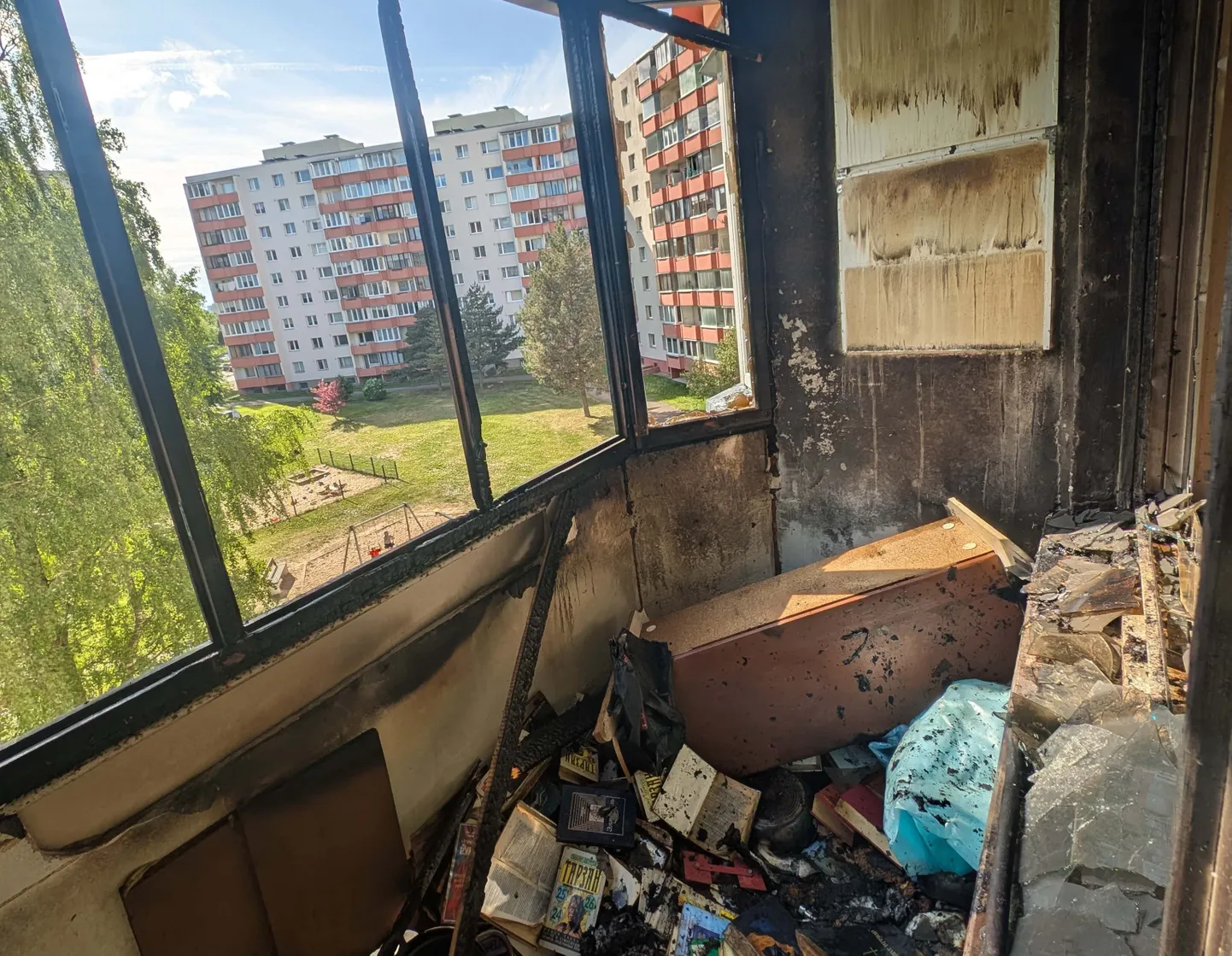 Пожар на балконе на улице К. Кярбери в Ласнамяэ.