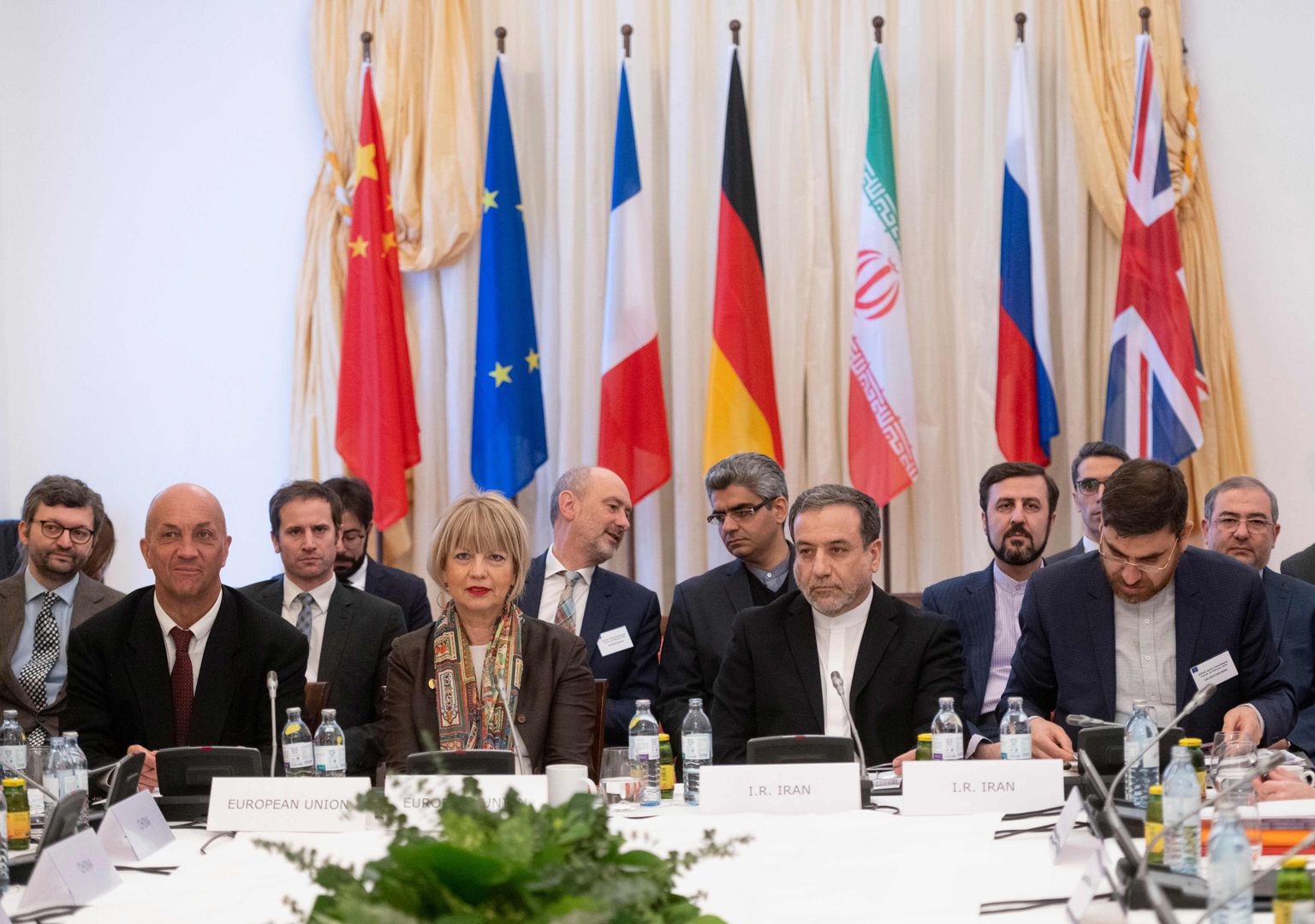 Iraani tuumaleppe osapoolte delegatsioonid kohtumisel Viinis 26. veebruaril 2020.