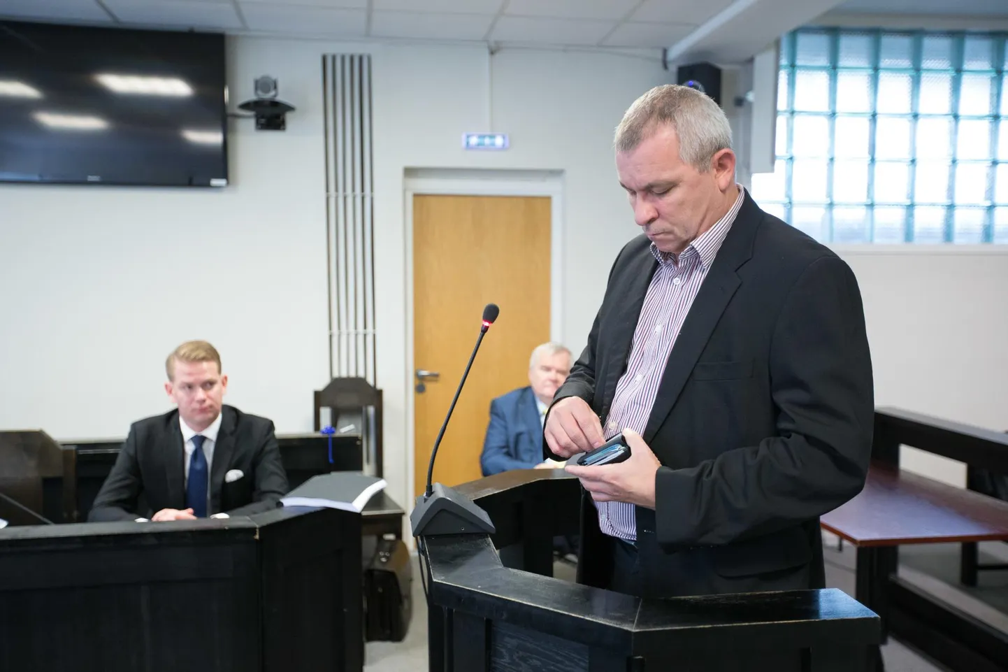 Savisaare protsessil käis Rein Ilves tunnistajana, eelmisel nädalal pidi aga juba ise kohtu ees seisma.