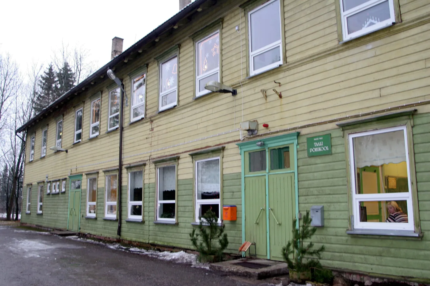 Taali koolimaja.