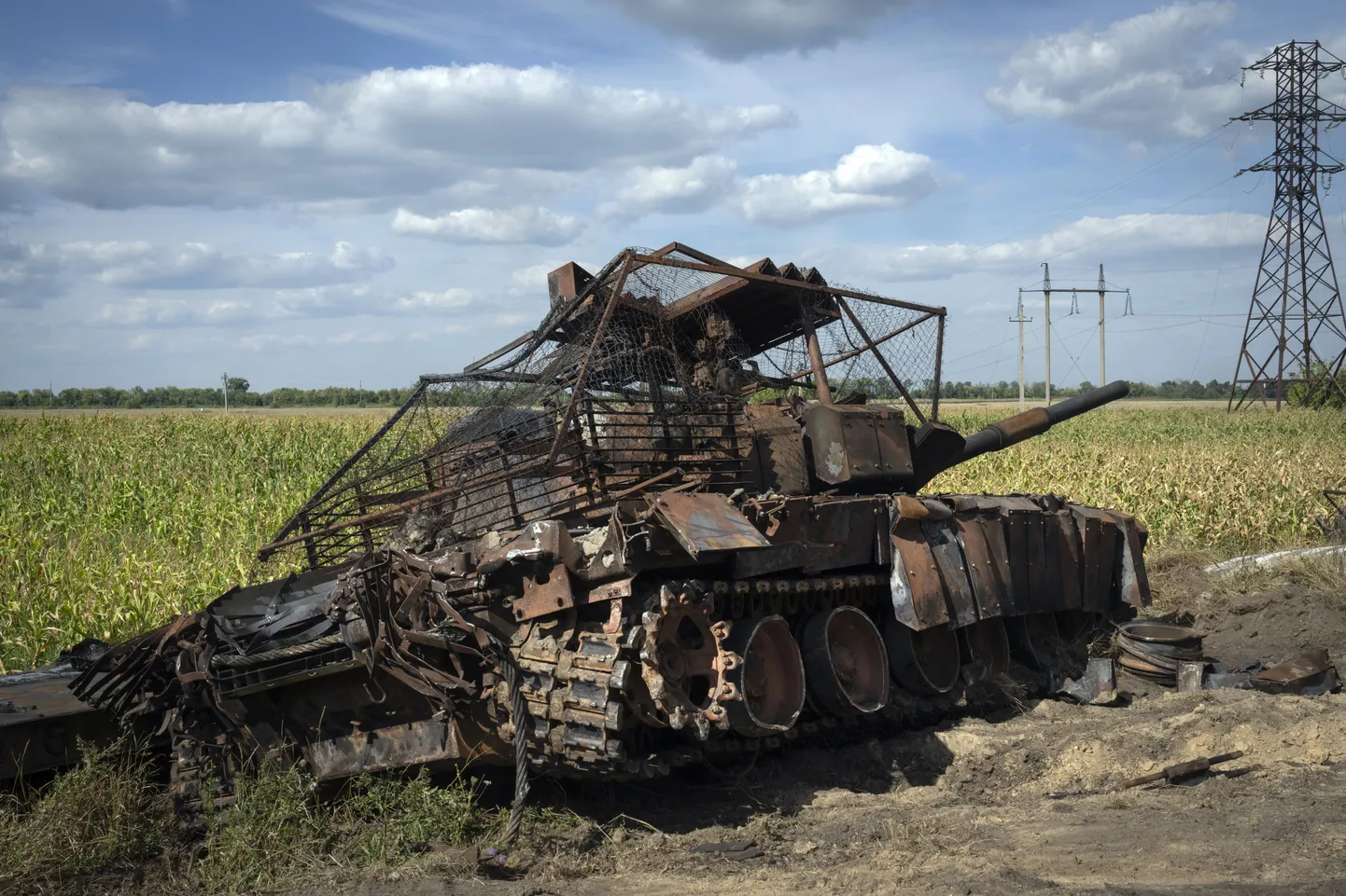 Уничтоженный российский танк