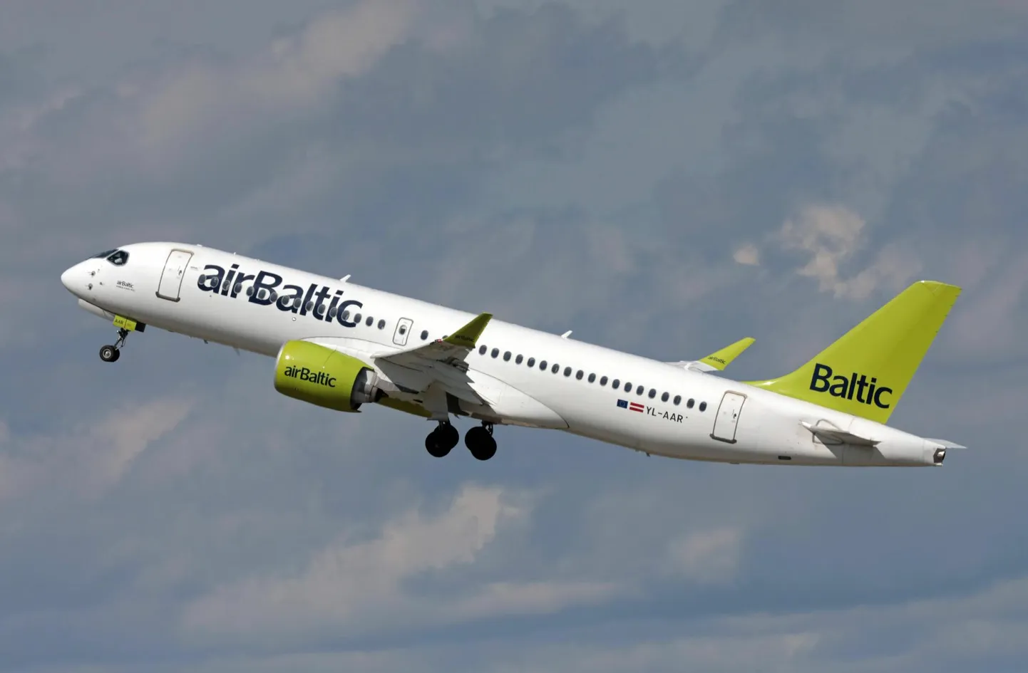 Air Baltic Airbus A220-300, millest üks saab ka Viljandi nime.