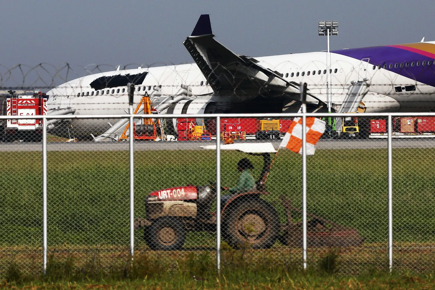 Kannatada saanud lennuk Bangkoki Suvarnabhumi lennuväljal