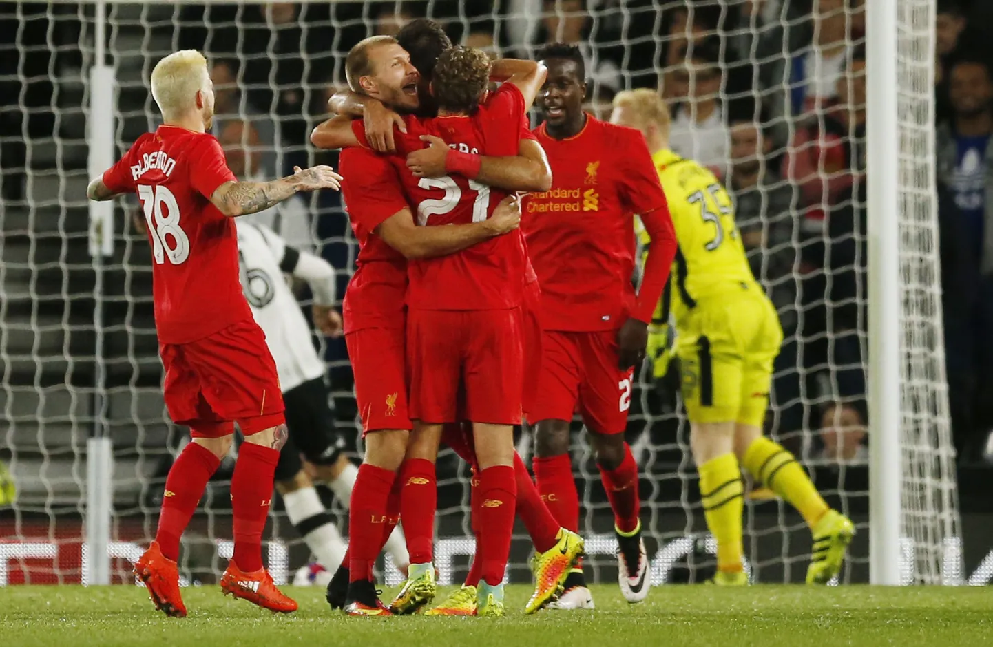 Liverpooli jalgpallimeeskond, nr 17 Ragnar Klavan.