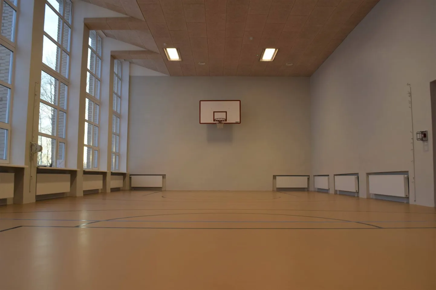 Lüllemäe kooli renoveeritud võimla.