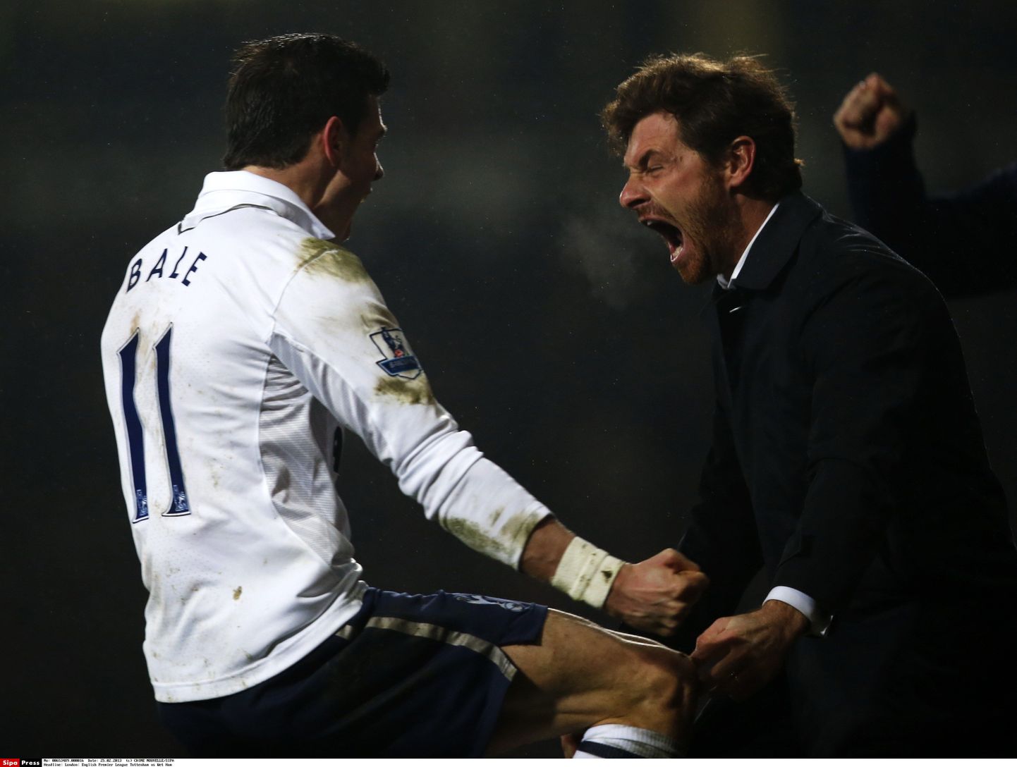 Gareth Bale (vasakul) ja Tottenham Hotspur peatreener Andre Villas-Boas väravat tähistamas.