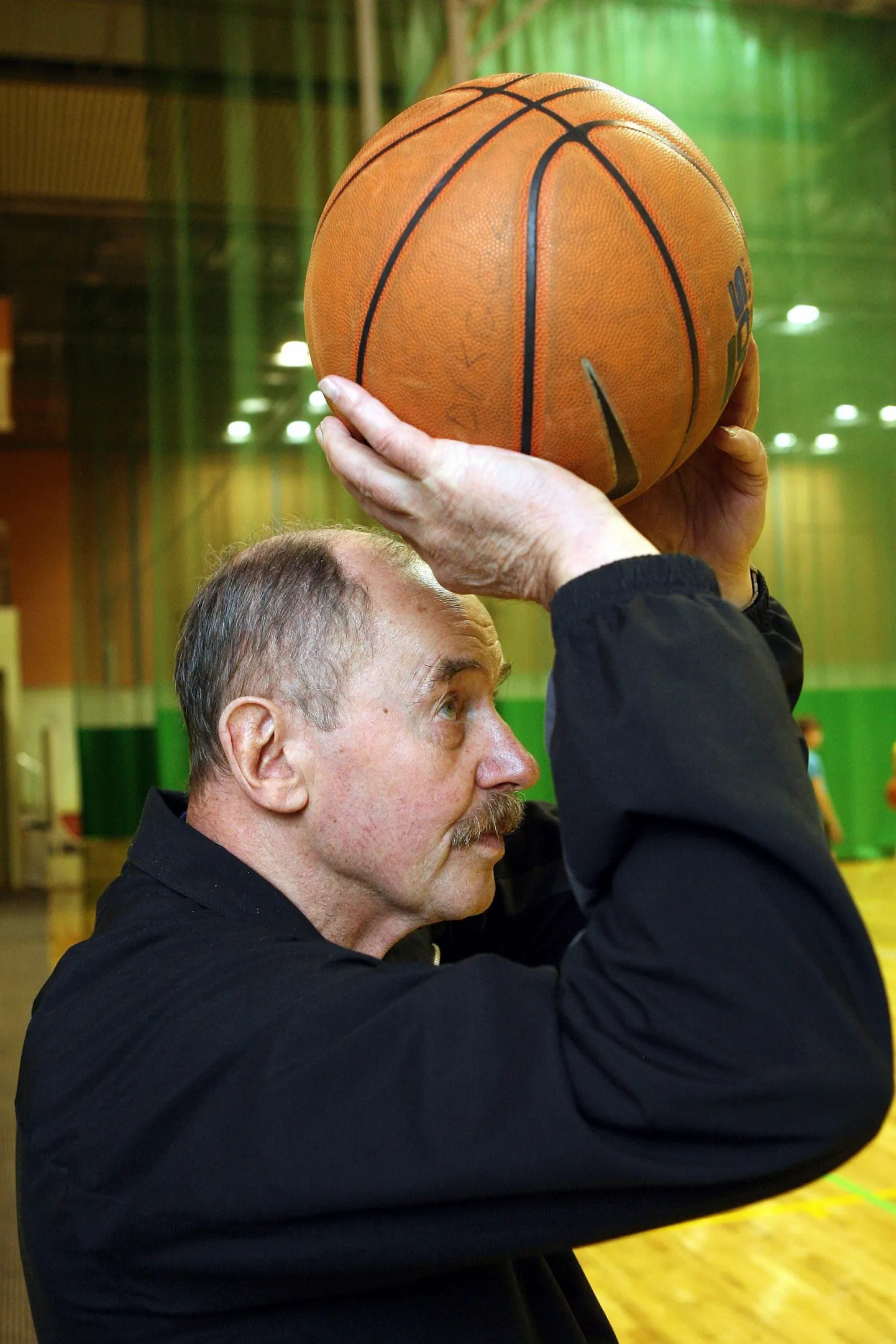 Lahkus legendaarne Viljandi korvpallitreener Andres Tamm (7. II 1943 – 20. XI 2021).