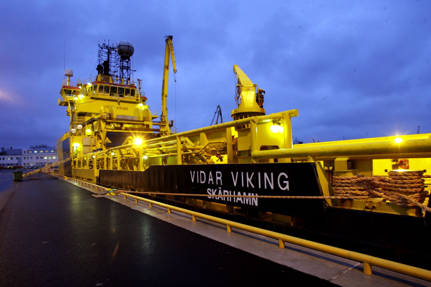 Jäälõhkuja Vidar Viking Tallinna sadamas.