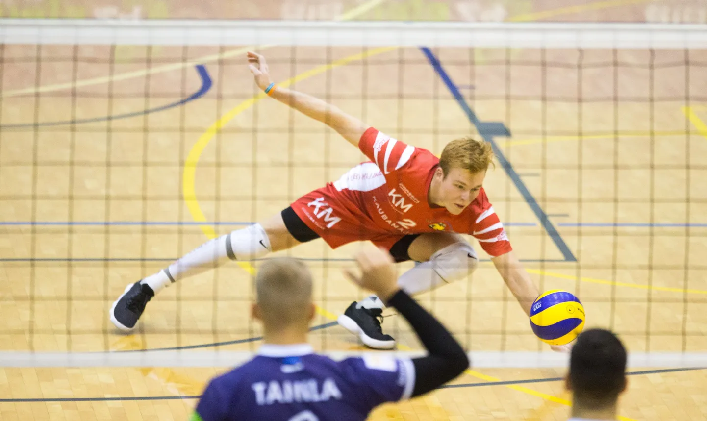 Silver Maar järjekordset palli päästmas.