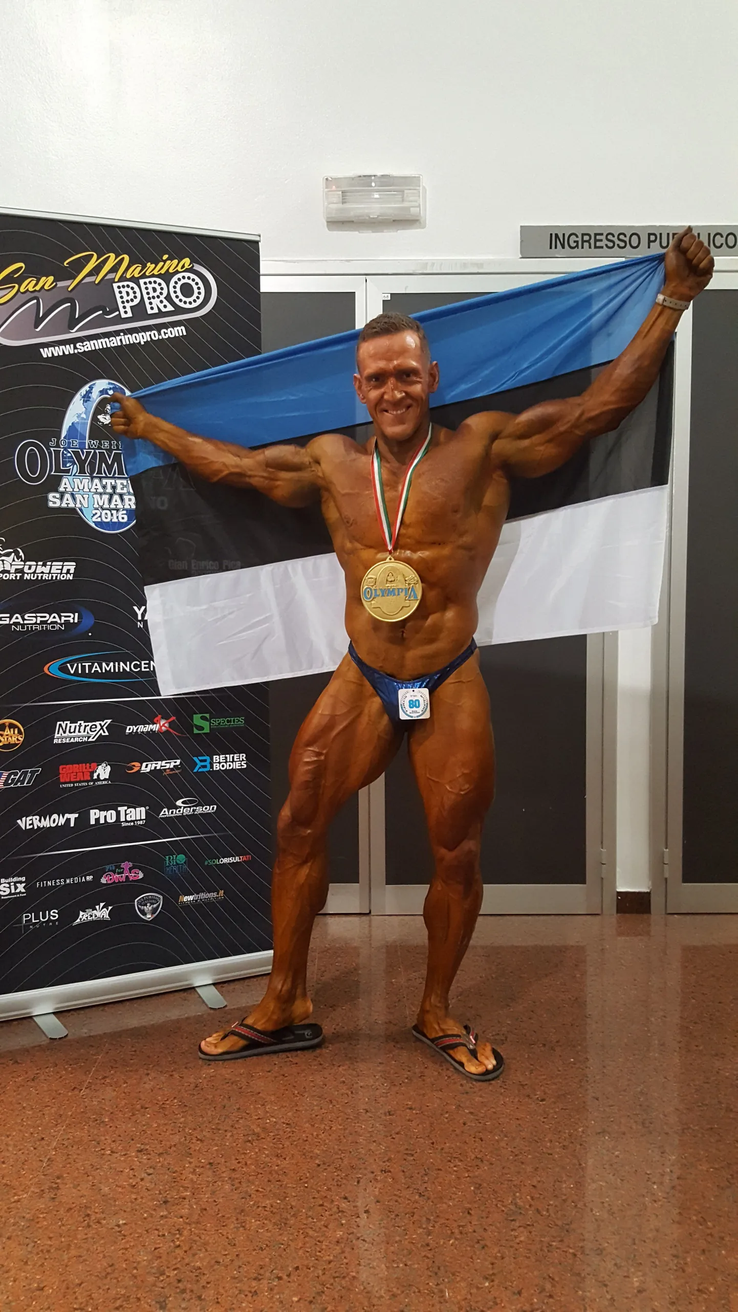 Siin ta on, nagu kiri medalil kuulutab ja kinnitab: meie oma Ott Kiivikas, Mr Olympia.