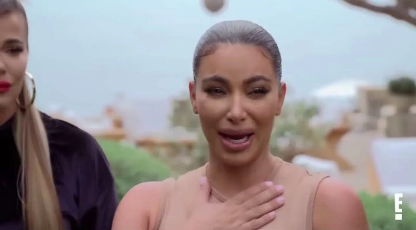 Kuvatõmmis videost. Kim Kardashian.