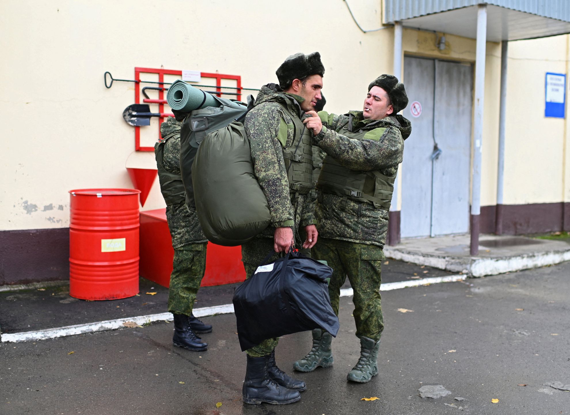 Офицеры подлежат мобилизации