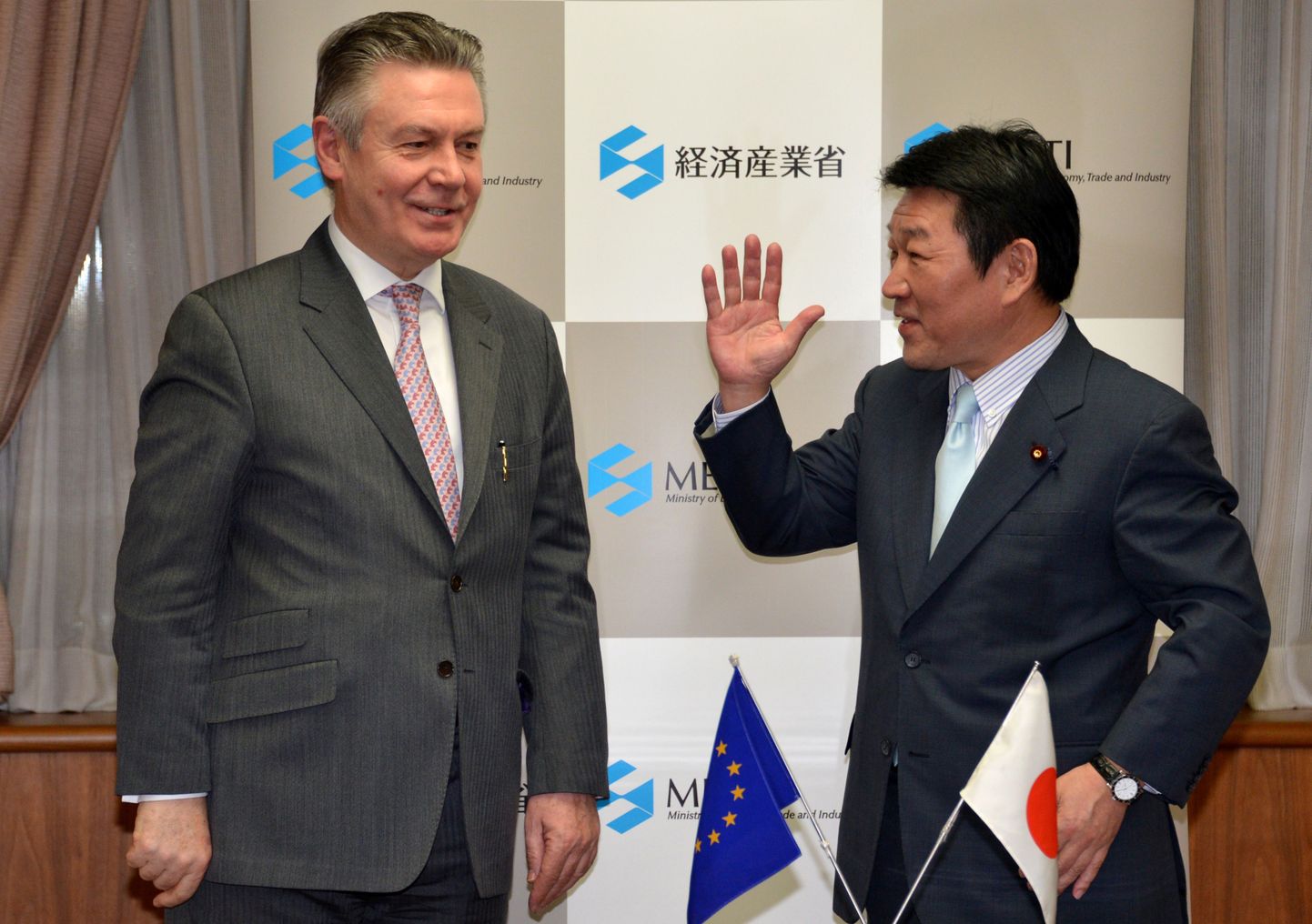 Jaapani majandus- ja kaubandusminister Toshimitsu Motegi ja Euroopa kaubandusvolinik Karel De Gucht