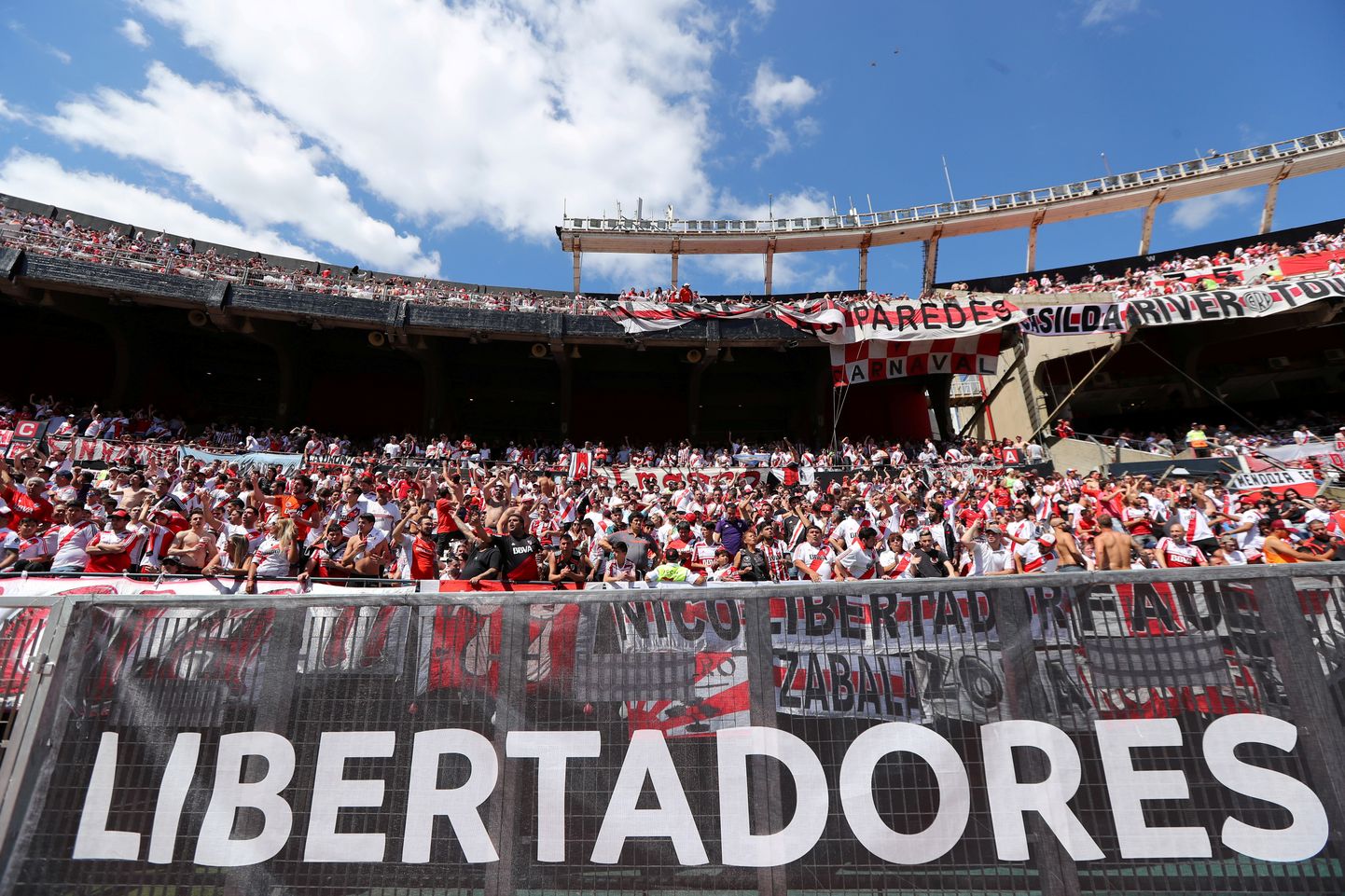 Hispaanias toimuv mäng jääks kümnetel tuhandetele River Plate'i fännidel oma silmaga nägemata.