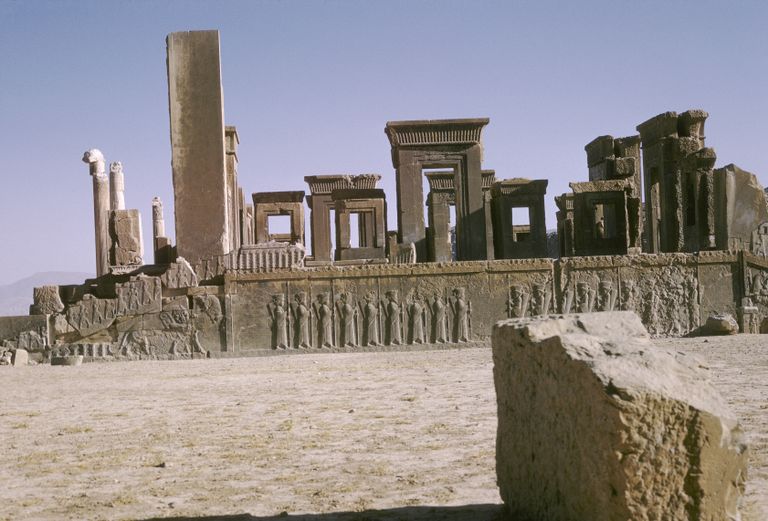Iraanis asuv iidne linn Persepolis, pildil Dariuse palee.