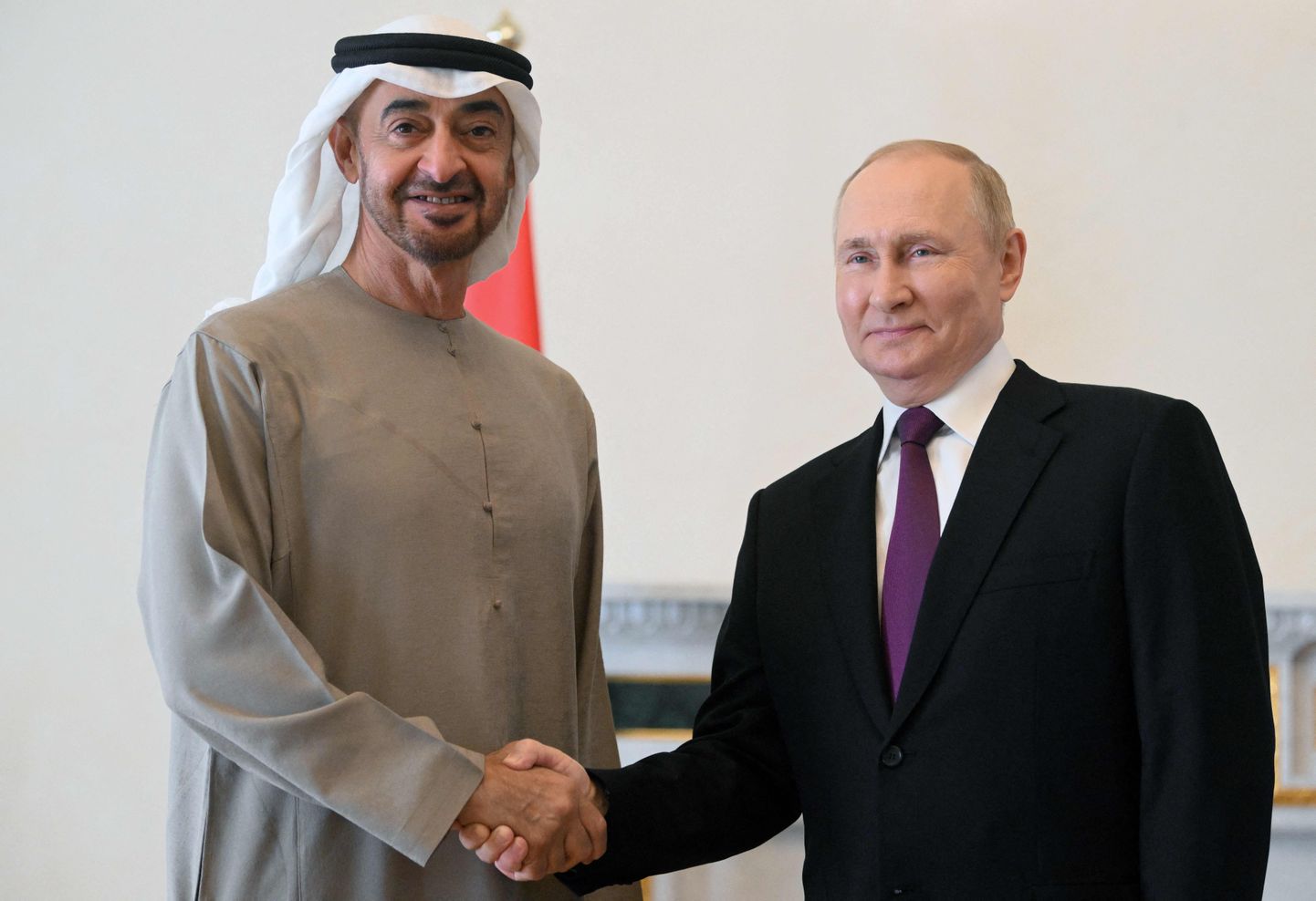 Venemaa president Vladimir Putin (paremal) ja Araabia ühendemiraatide president šeik Mohammed Bin Zayed Al Nahyan kohtusid mullu 11. oktoobril ka Peterburis.