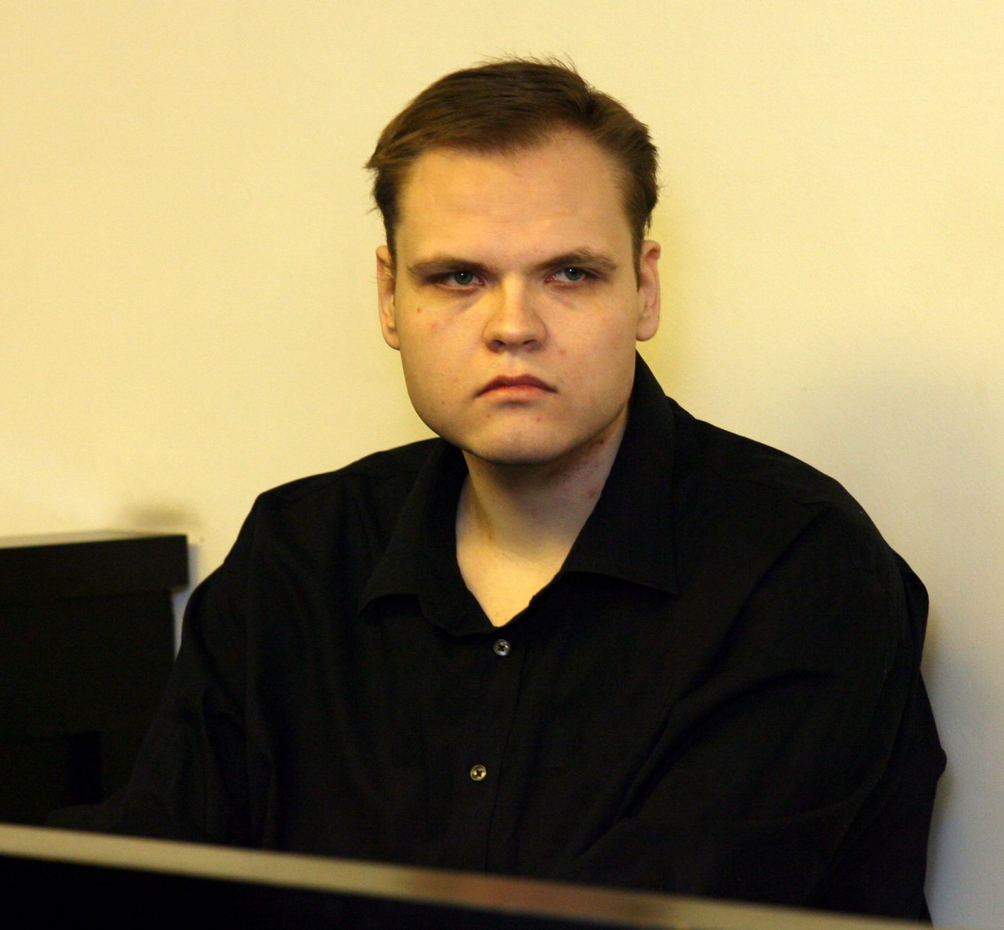 Maakri tänaval ärikaaslase tapmises ja laiba tükeldamises süüdistatav Markus Pasi Pönkä 16. veebruaril 2007 Tallinnas kohtus