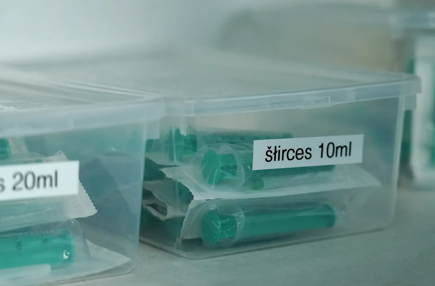 Traumatoloģijas un ortopēdijas slimnīcas jaunās telpas renovētajā operāciju blokā.
