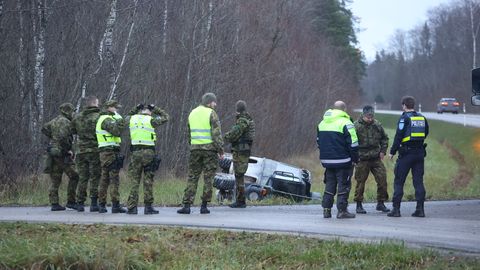 Sõjaväepolitsei ja reka põrkasid kokku