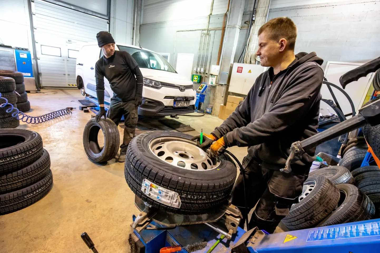 Rehvitöökodade andmetel on enamikul klientide autodel juba talverehvid all.