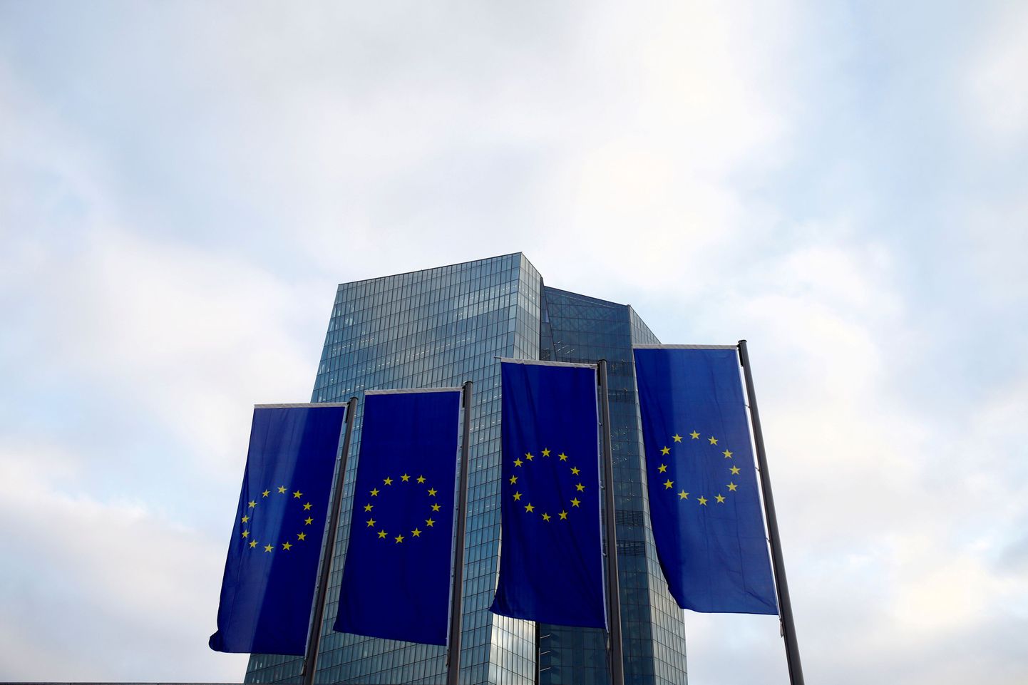 Lipud Euroopa Keskpanga ees