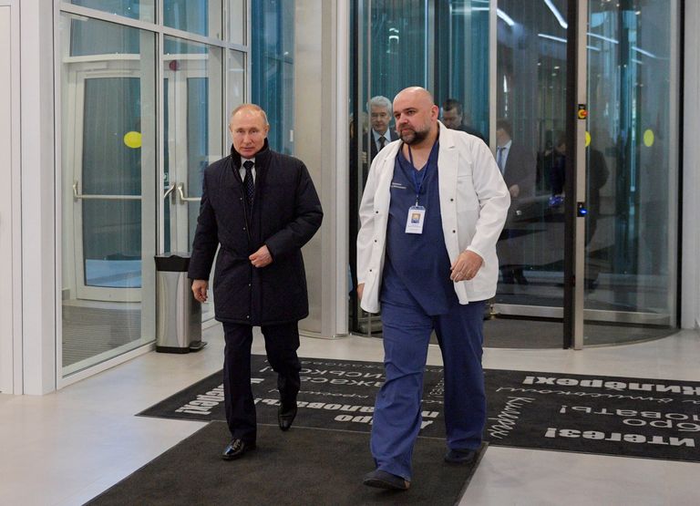 Venemaa president Vladimir Putin ja Moskva Kommunarka haigla peaarst Deniss Protsenko