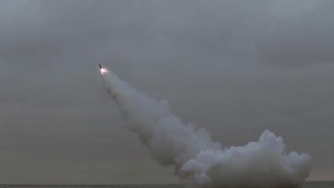 Põhja-Korea tulistas idarannikult välja raketi