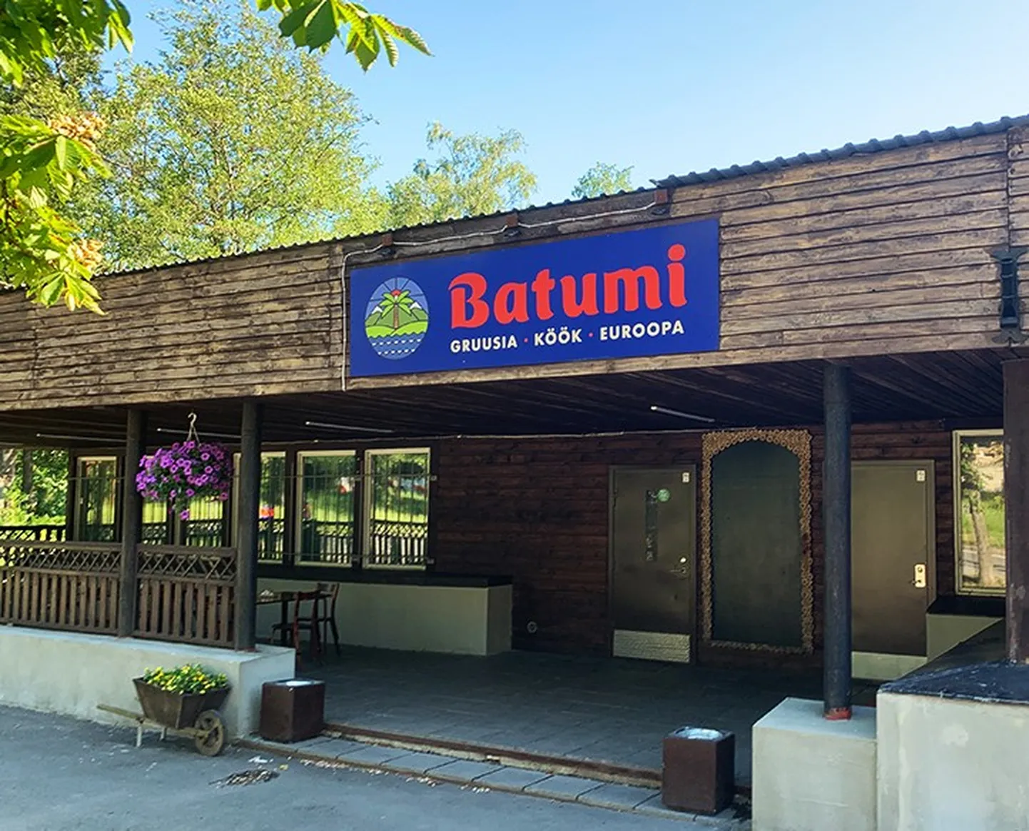 Ресторан «Батуми» на улице Копли в Таллинне.