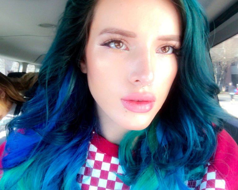 Sinised juuksed. Bella Thorne / Xposure/ Scanpix