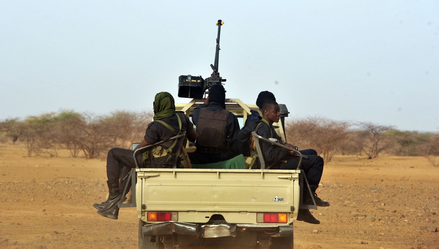 Nigeri relvajõudude liikmed Ayorou lähistel patrullimas.