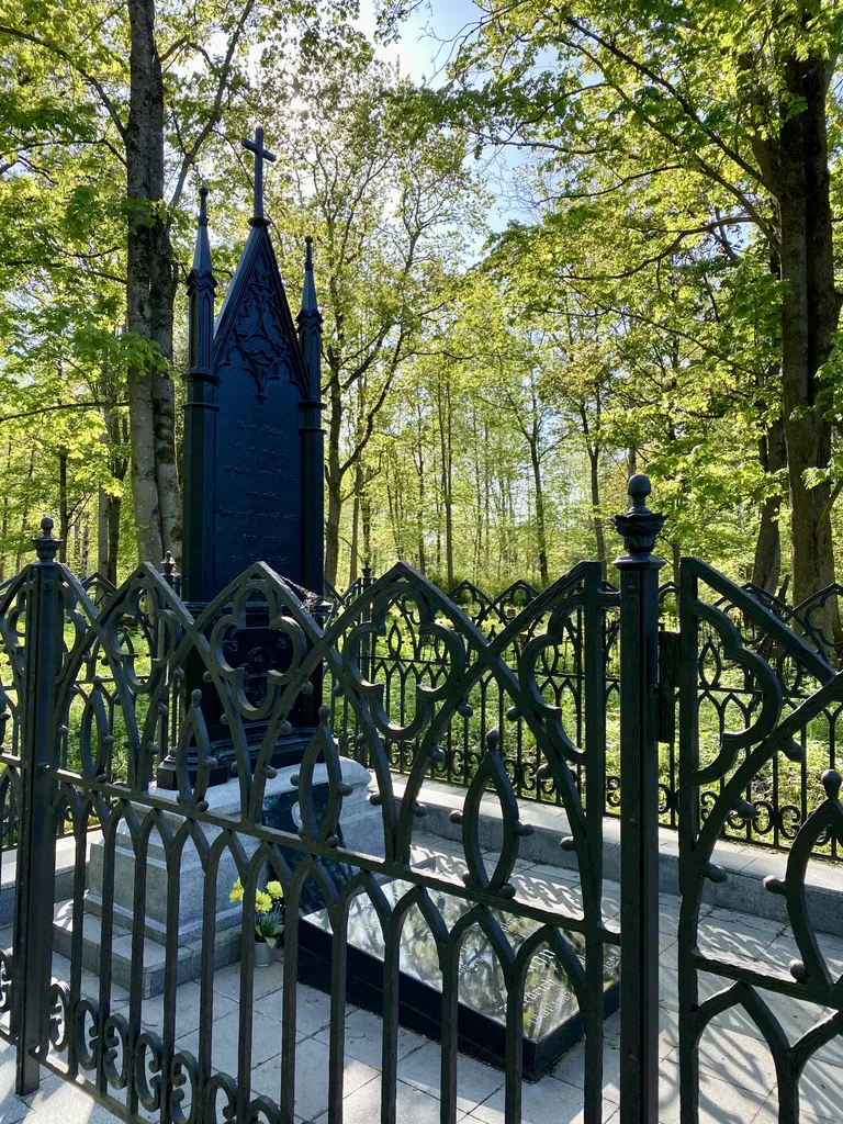 Могила Адольфа Гана