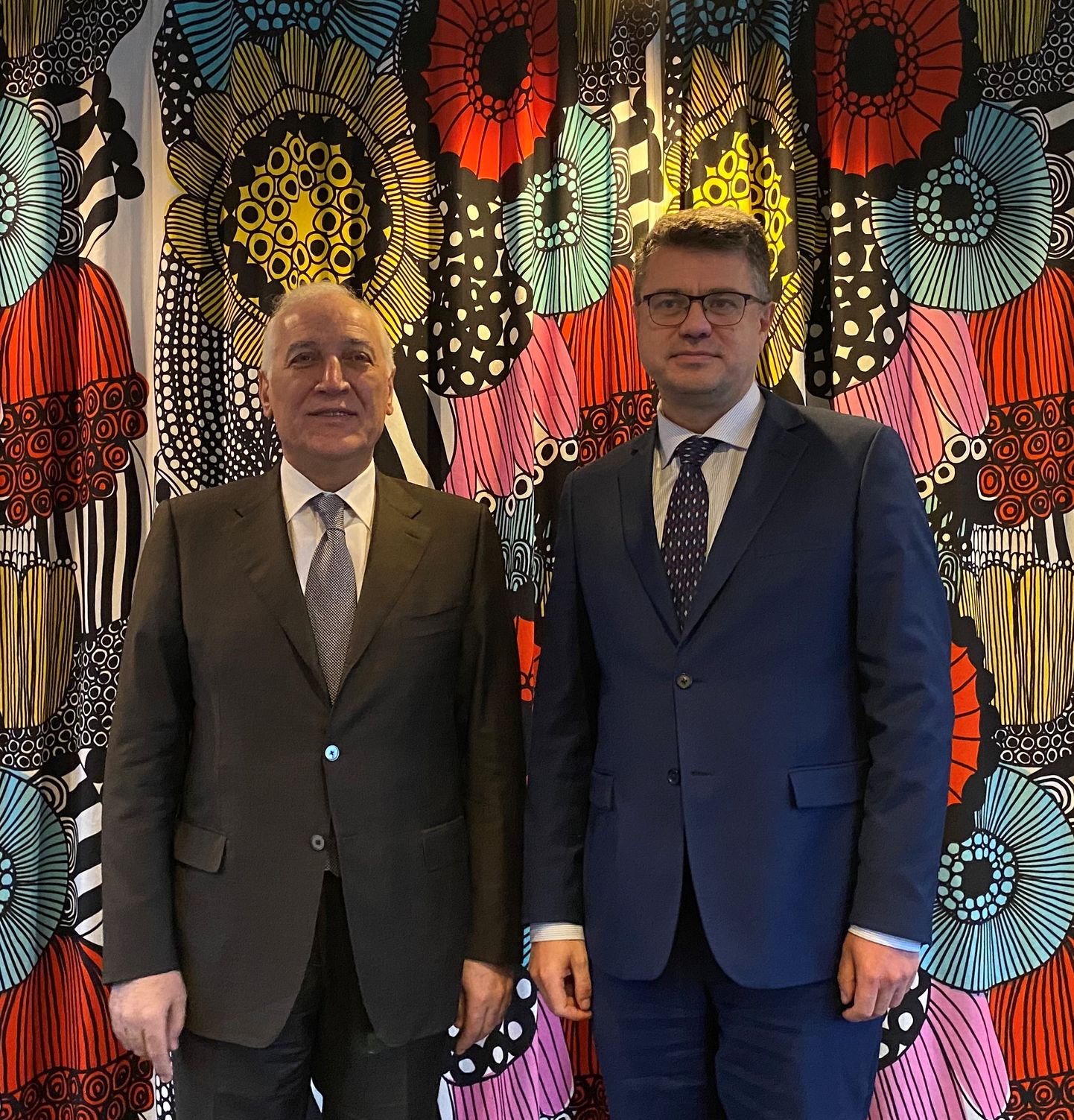 Välisminister Urmas Reinsalu ja Armeenia president Vaagn Hatšaturjan.