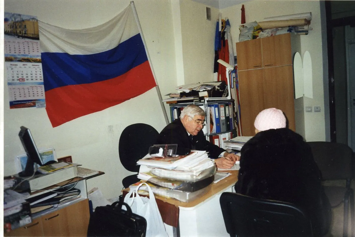 Ю.А. Мишин ведет прием жителей города (февраль 2008 года)