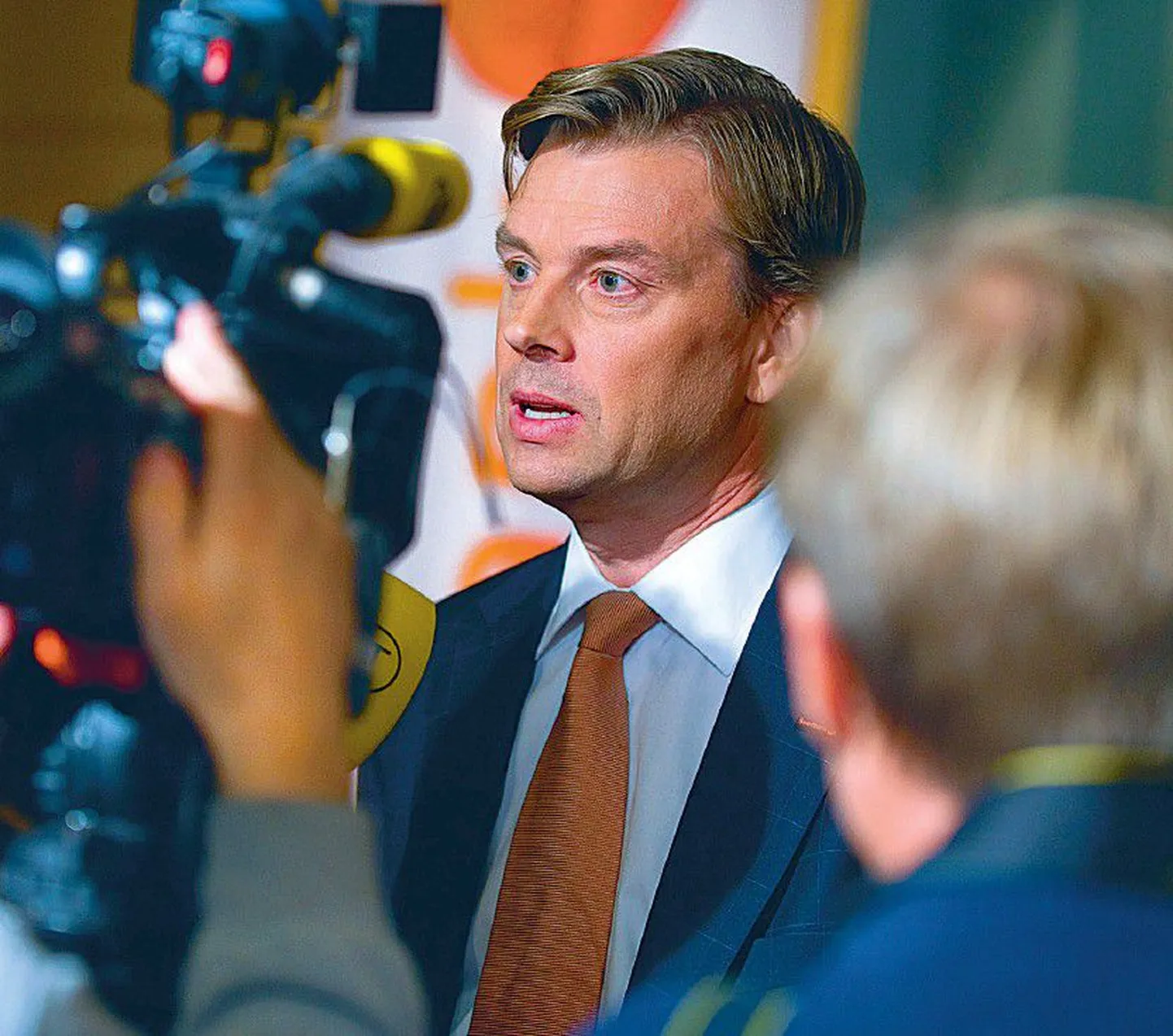 Eile tehti ametlikult teatavaks, et Swedbanki juhiks saab Michael Wolf. Rootsis kannab nime Wolf ligi 650 inimest, uue pangajuhi nimi on pärit tema austerlasest isalt.