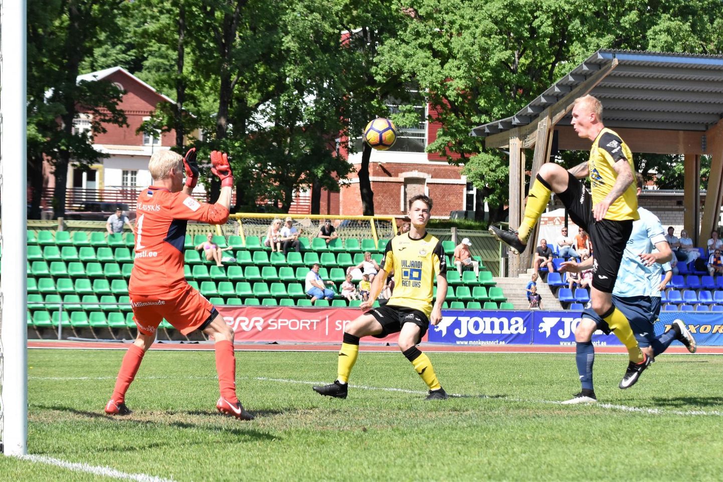 Tuleviku klubi värskeim täiendus Ingmar Krister Paplavskis on FC Kuressaares mängides pidanud möödunud hooajal tõrjuma väravasuul ka uue peatreeneri lööke.